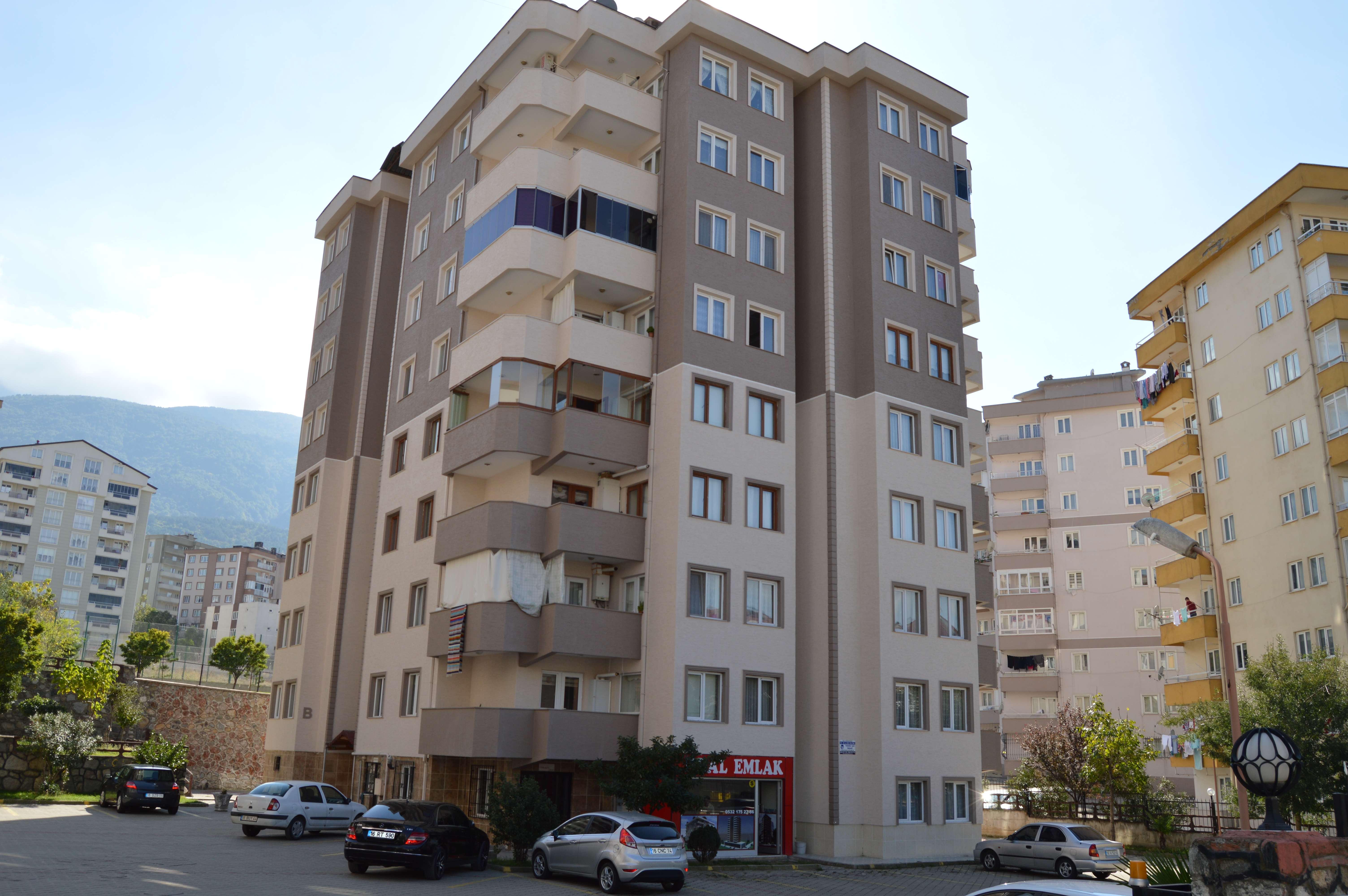 ÜÇERİK SİTESİ A -B BLOKLARI ERİKLİ